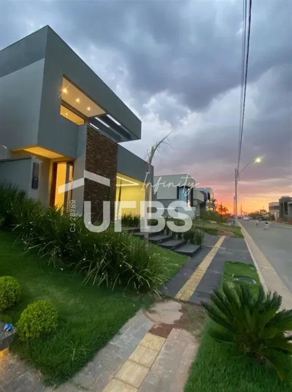 COD U-0028501 - Excelente casa à venda no Jardins Porto, com 350m² de área total...