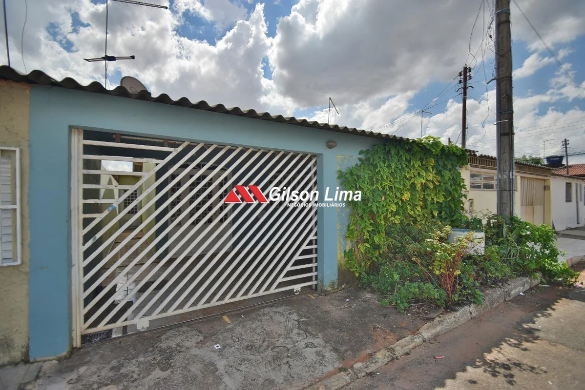 ** 2 Quartos - Toda forrada - DESOCUPADA - Ótima localização **GILSON LIMA VENDE...