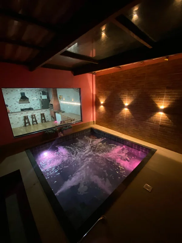Excelente oportunidade no Jardim Botânico, em Brasília: uma charmosa casa de 340...