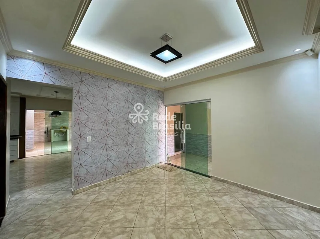 TH35482 - Qnp 14 Ceilândia, Casa 04 quartos, 150m². Agende sua visita! Térreo: o...