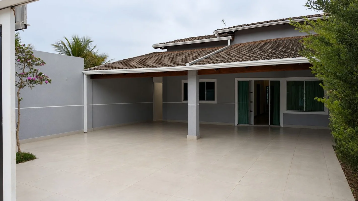  CASA À VENDA – VICENTE PIRES Excelente localização em Vicente Pires, com acesso...