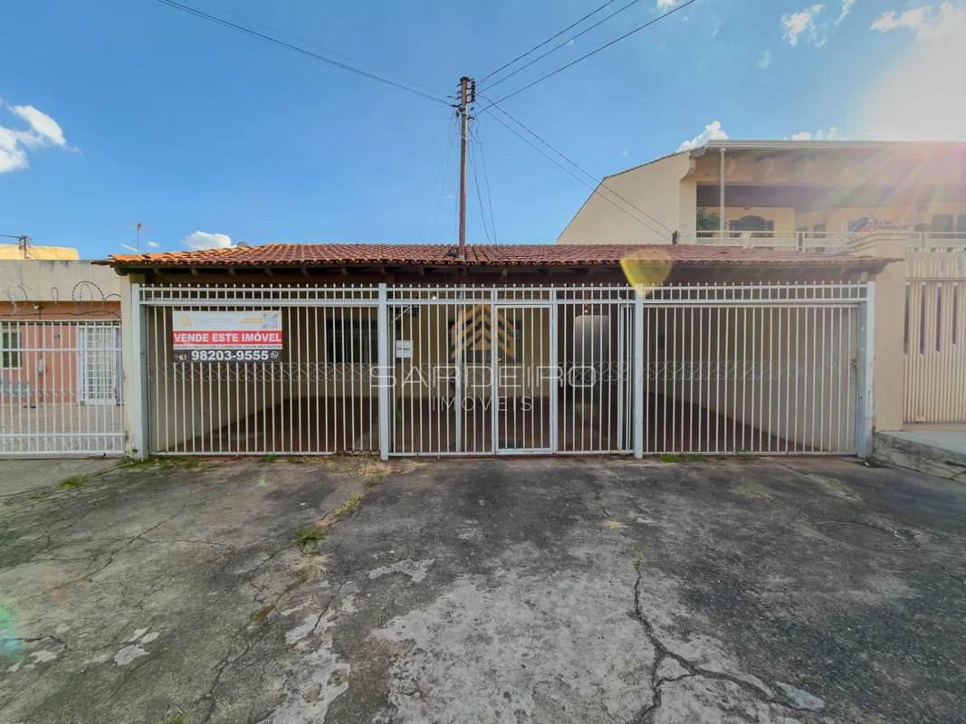 Casa Principal + Casa dos Fundos | Lote 340m² QND 25 – Taguatinga NorteA Sardeir...