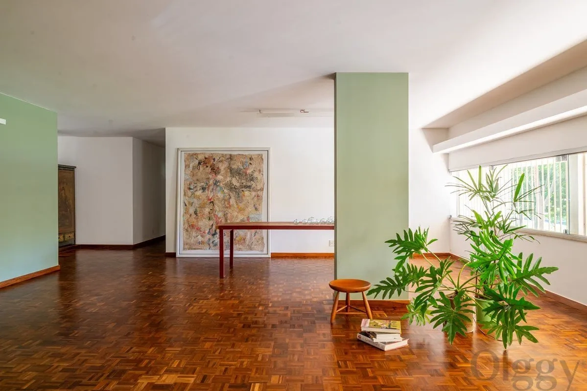 Ambientes amplos e uma atmosfera que convida a desacelerar. Neste apartamento, a...