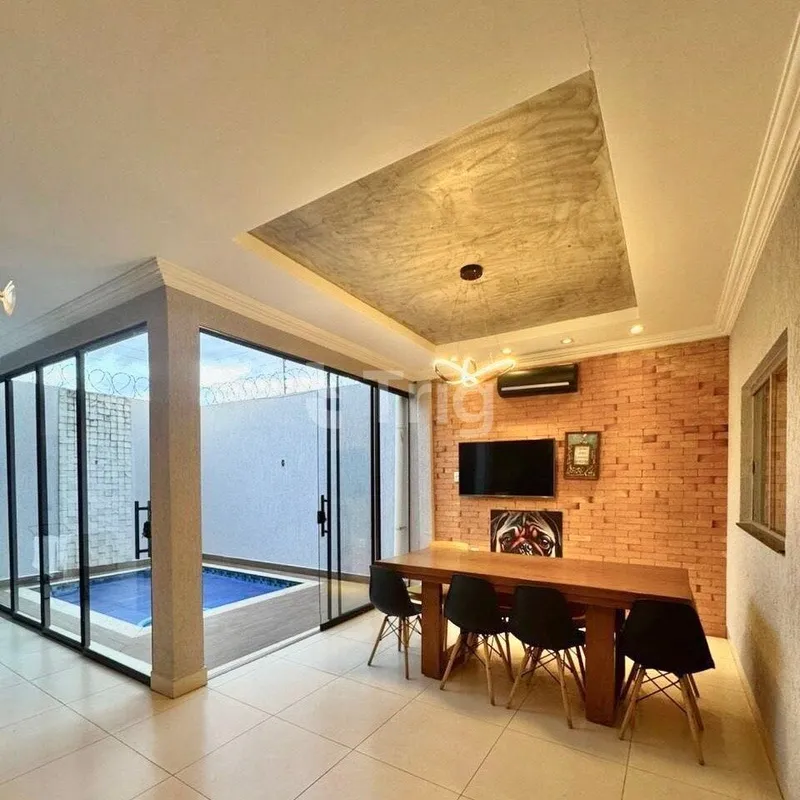 Casa mobiliada com ambientes amplos, bem distribuídos e excelente estrutura de l...