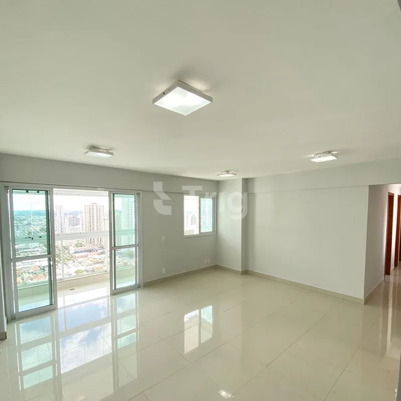 Apartamento com varanda, completo em armários e planta bem distribuída, ideal pa...