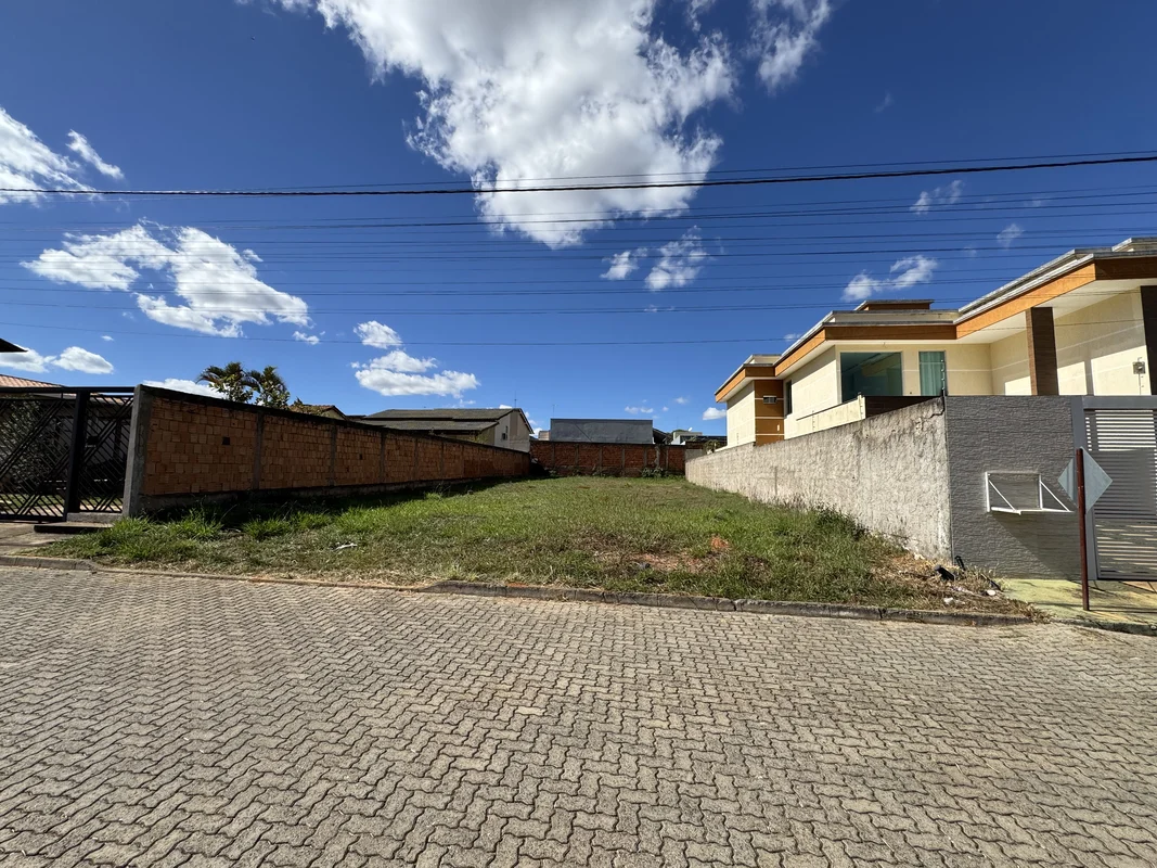 Oportunidade única de adquirir um lote residencial de 504 m² no Alto da Boa Vist...