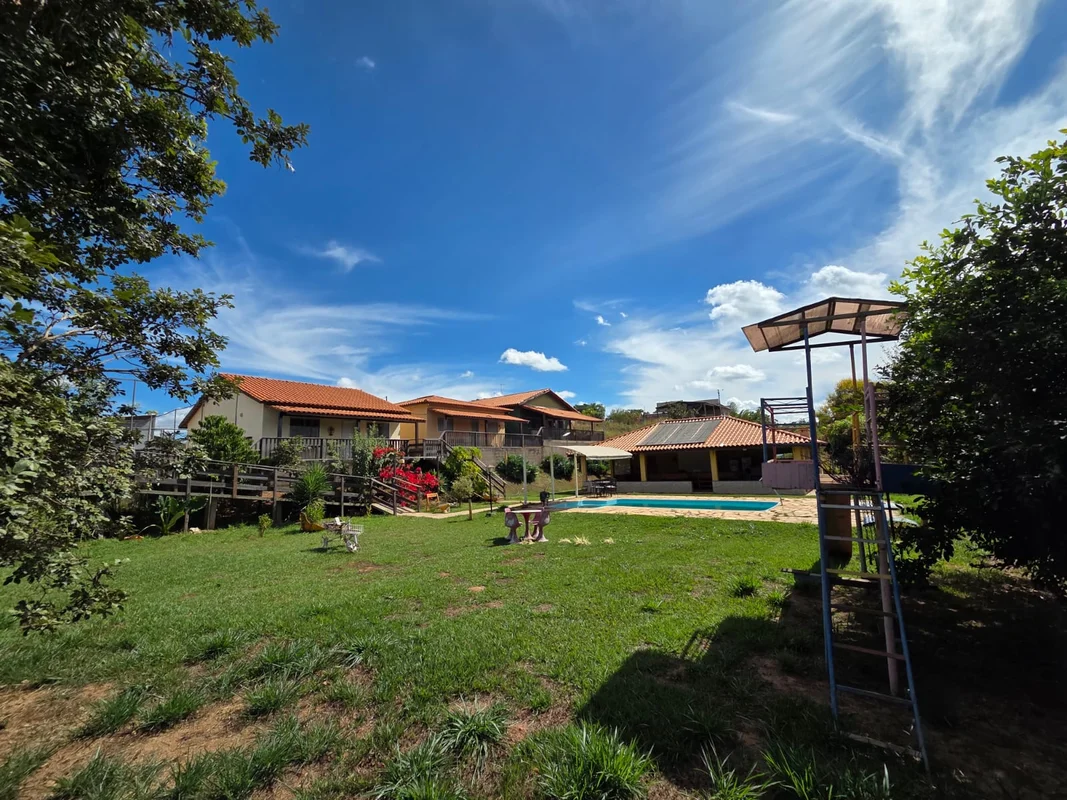 Rancho familiar à venda no Condomínio Península Imperial — Corumbá IVConstruído ...