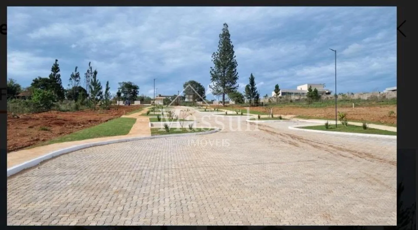 MASSUH IMÓVEIS VENDE:QUADRA 1717IMÓVEL- LOTELOCALIZAÇÃO:- COMÉRCIOS- ESCOLAS- ME...