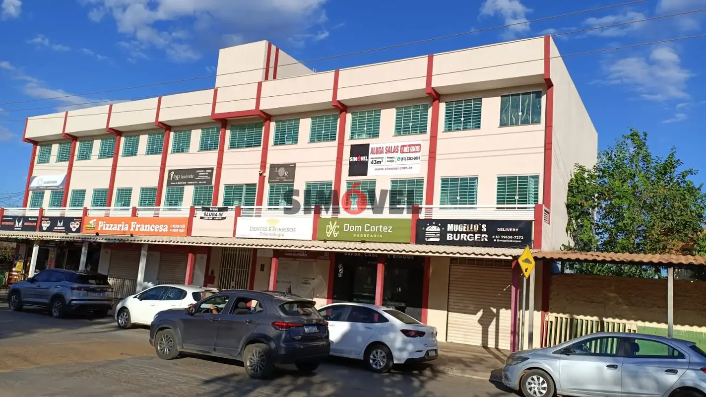Quadra 03- Sala comercial com 43m²/R$ 750,00 mês- Valparaiso-GOSala com:-Banheir...