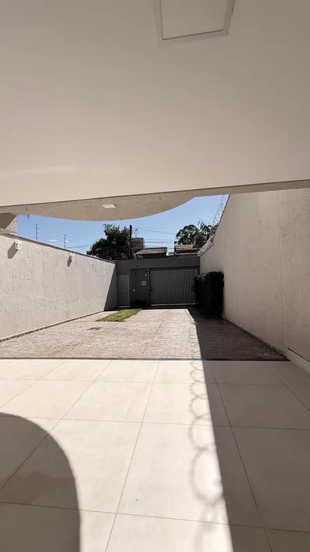 SobradoÁrea Total: 496 m²Área Construída: 237 m² Diferenciais do Imóvel: 4 quart...