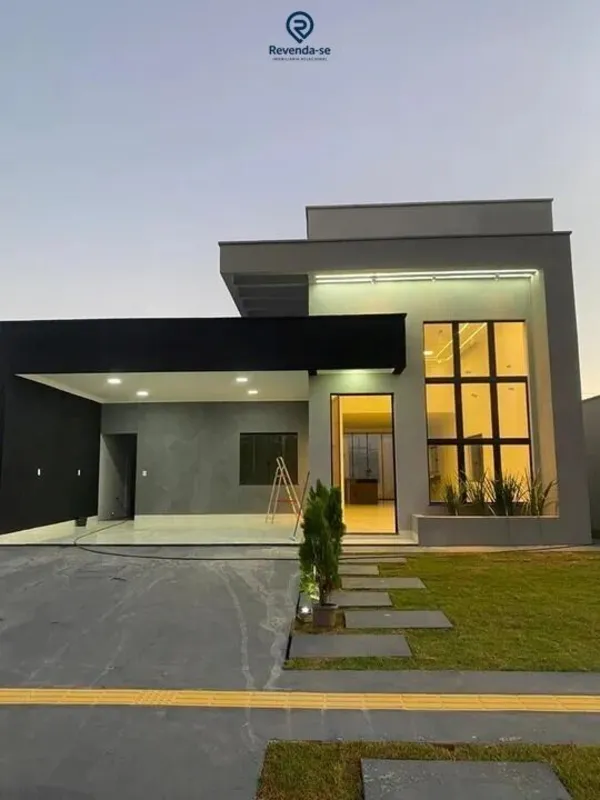 Casa de alto padrão em Condomínio em Senador CanedoCasa toda em conceito aberto ...