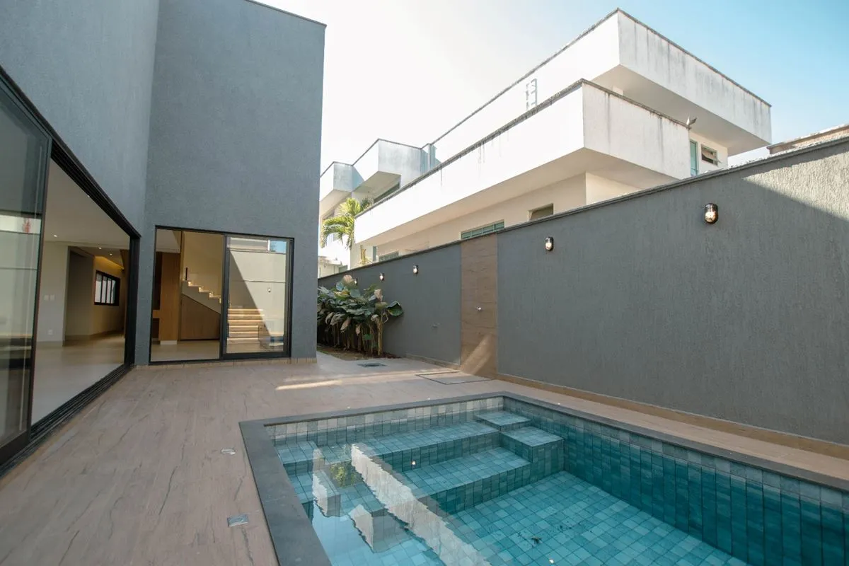 Sobrado à Venda - Jardins Madri | Goiânia - GOValor: R$ 4.900.000,00Área constru...