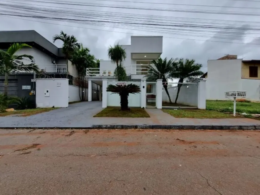 Sobrado de Luxo no Setor Jaó - 318 m² de Construção e Lazer CompletoValor: R$ 1....