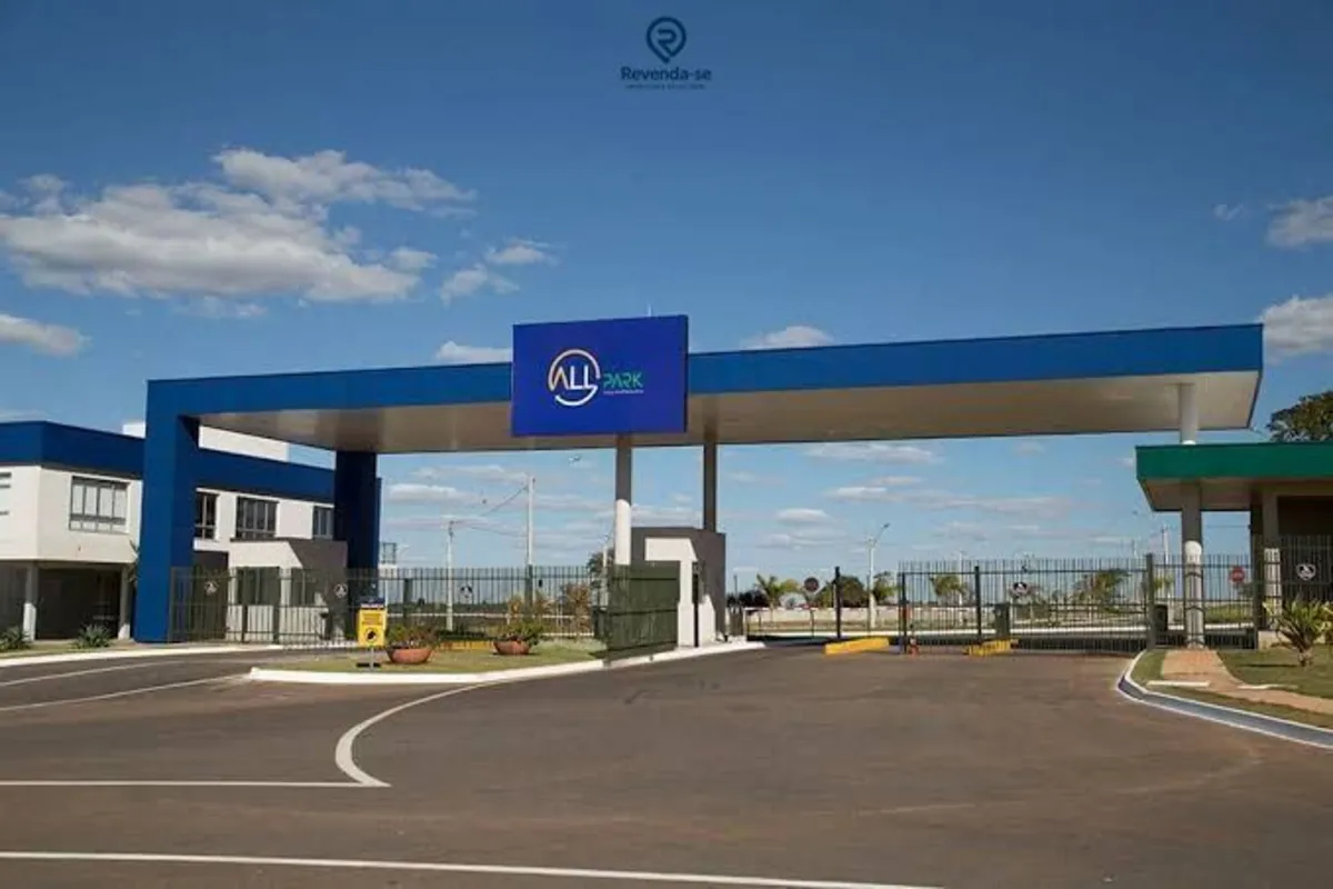 Área para Galpões no Condomínio All Park Polo Empresarial. Terreno em condomínio...