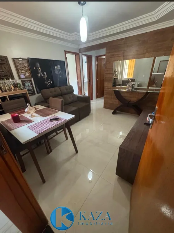 Apartamento, reformado no quarto andar do condomínio Paris.Com excelente localiz...