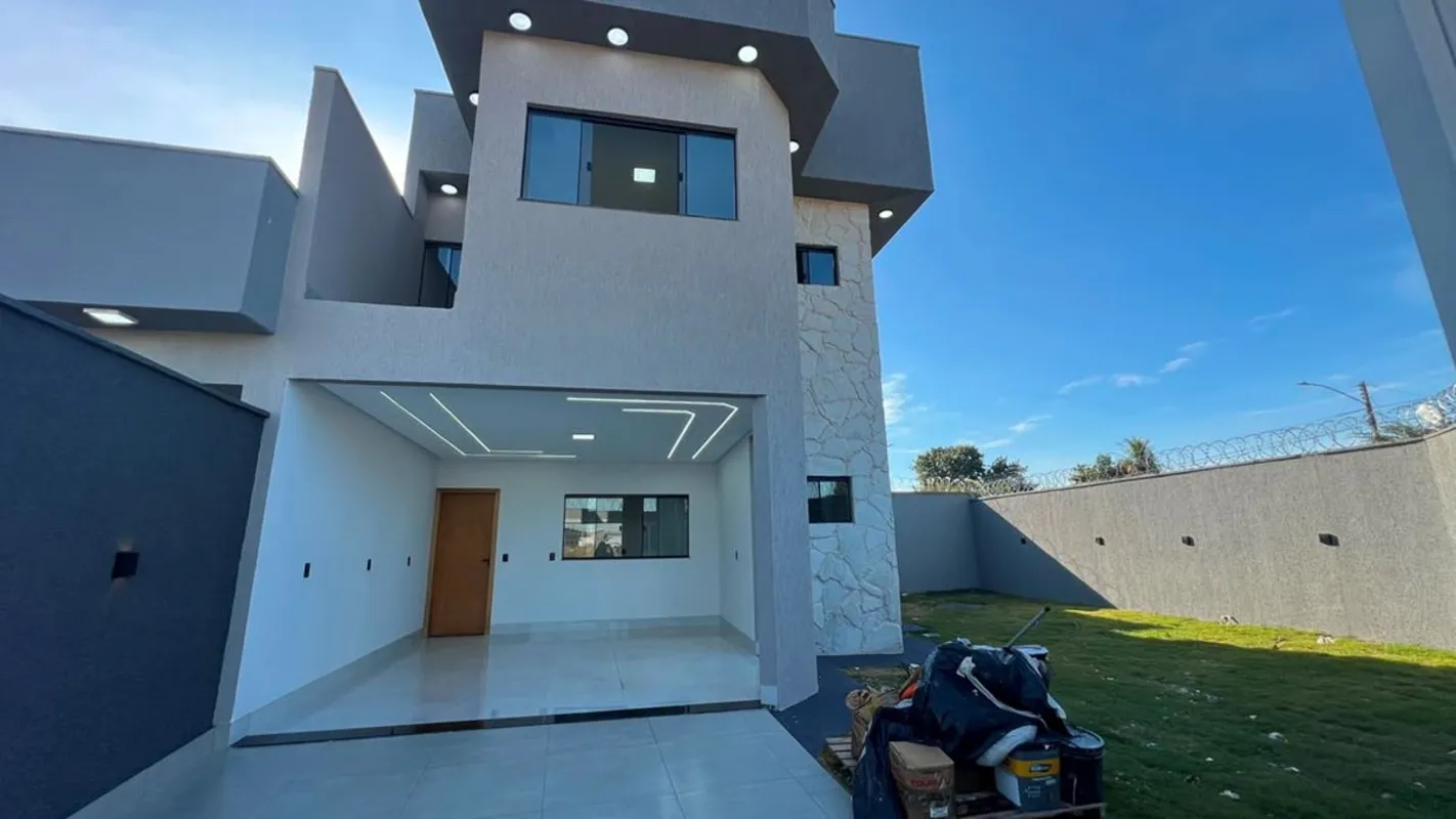 Casa Nova, Características do imóvel:? 3 quartos, sendo 1 suíte? Sala ampla para...