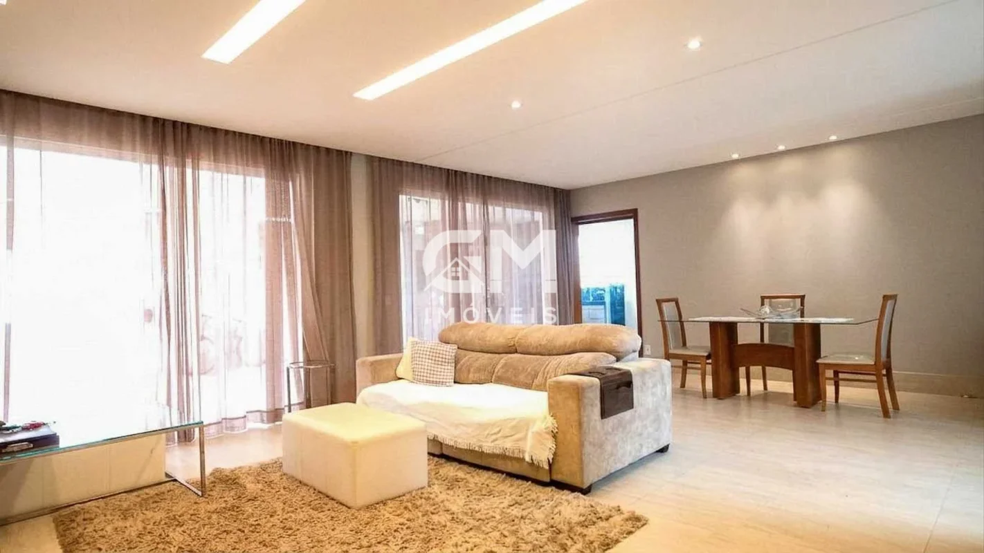 A GM Imóveis vende excelente casa no Condomínio Alto da Boa Vista. Imóvel amplo,...