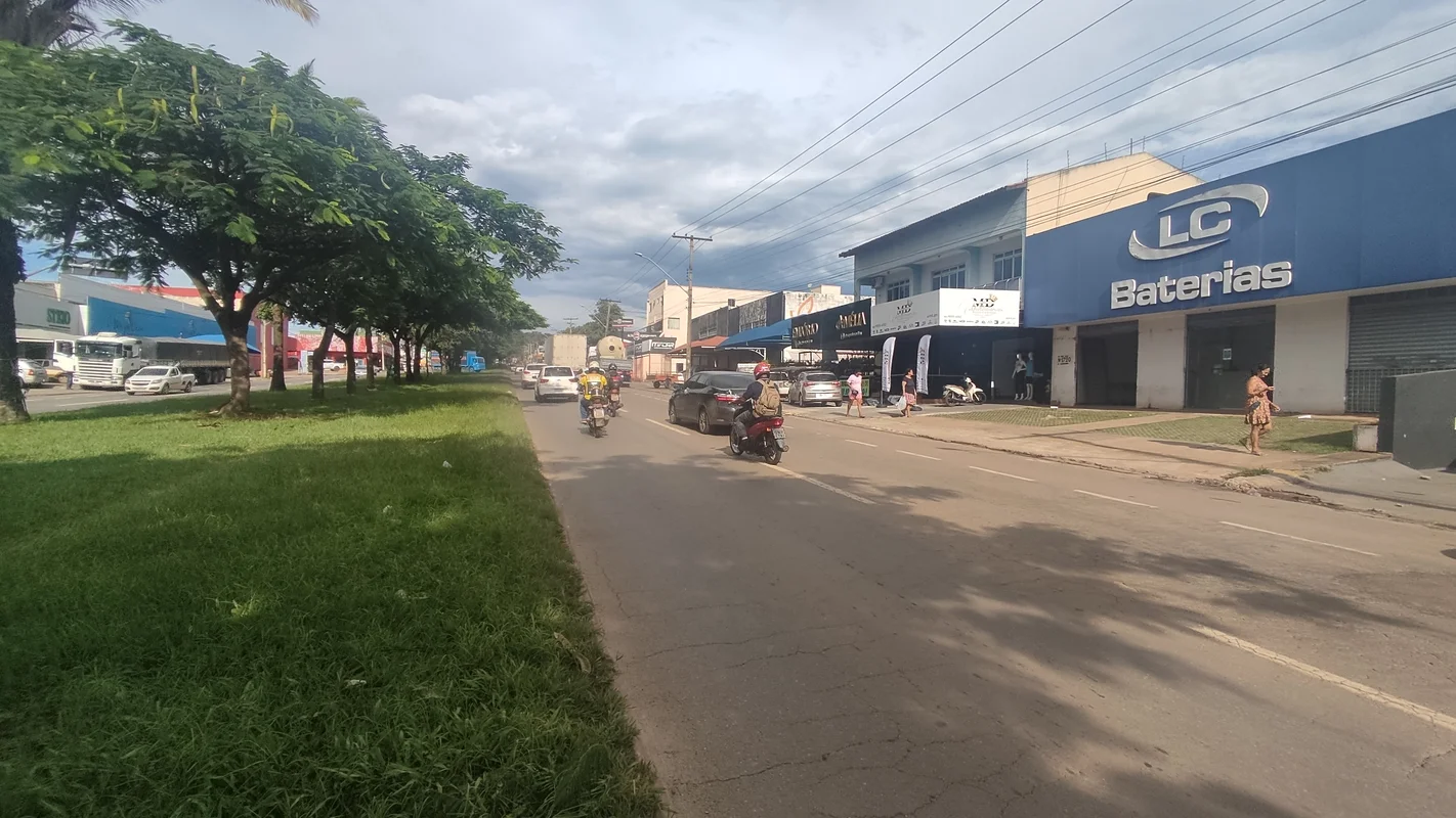O ponto comercial/loja/Empresa e residencia, no bairro Jardim Guanabara tem 192m...