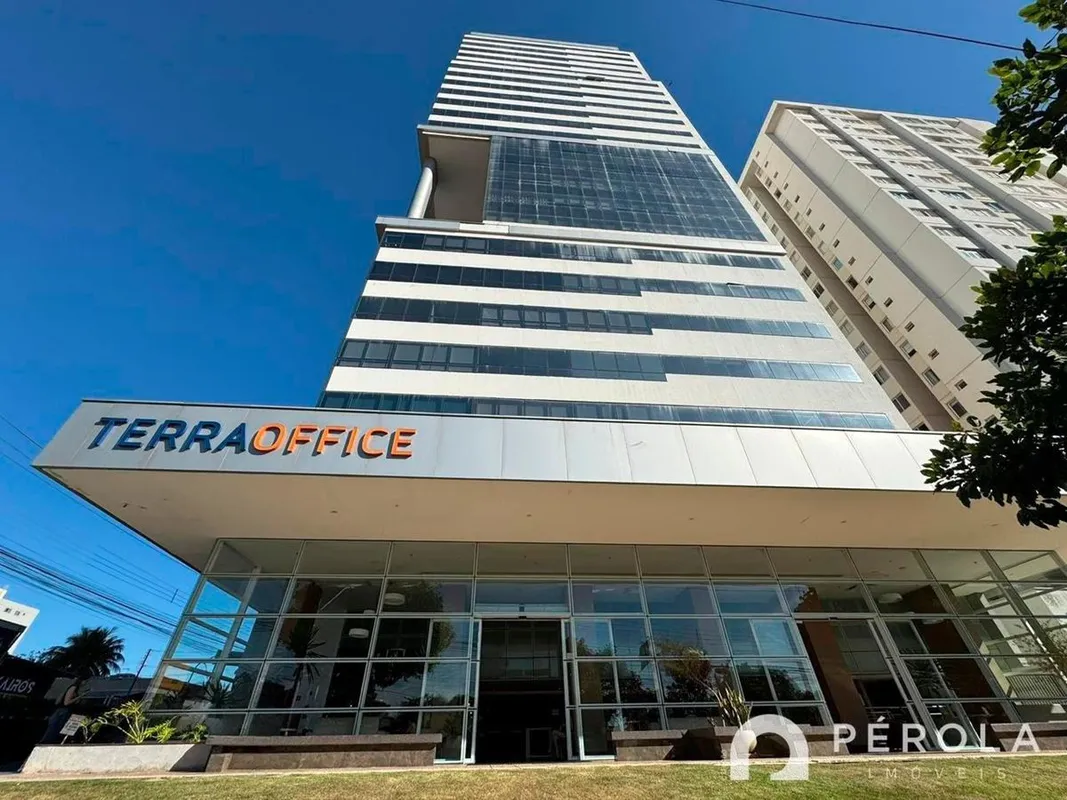 Sala comercial 30m² com pia, bancada e despensa. O prédio conta com recepção com...