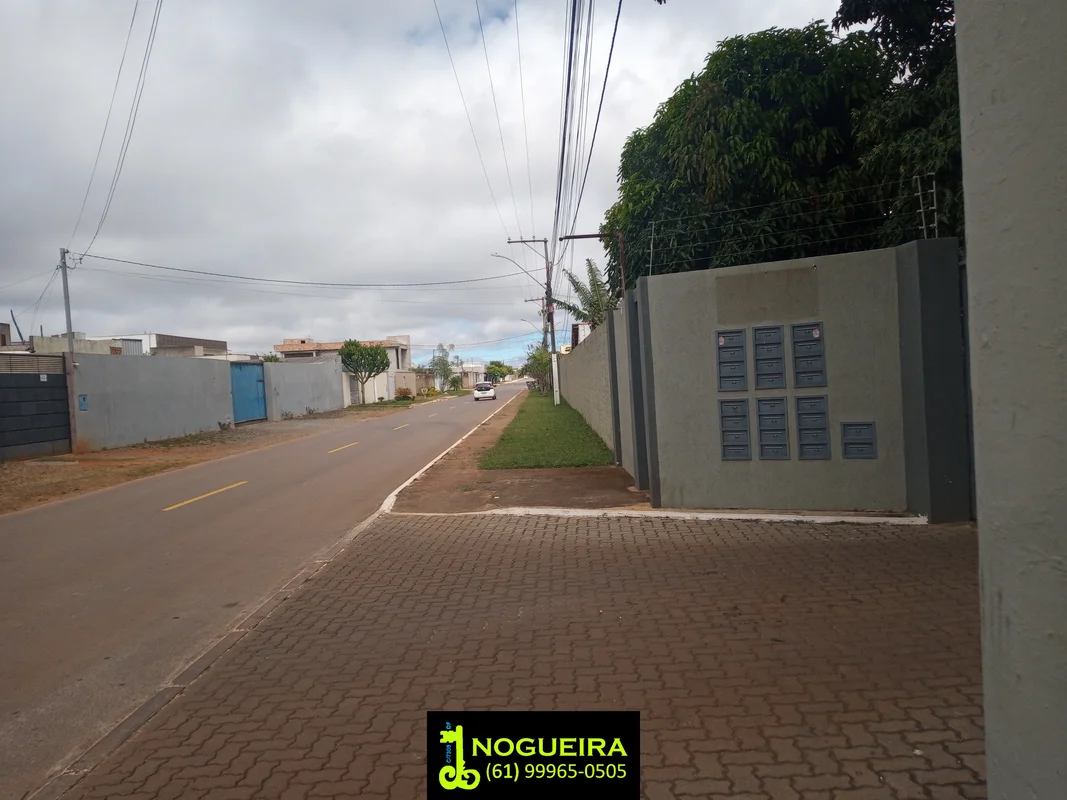 VENDOI EXCELENTE LOTE DE 800 M2TOTALMENTE PLANO SEMI-MURADOEM CONDOMÍNIO TOTALME...
