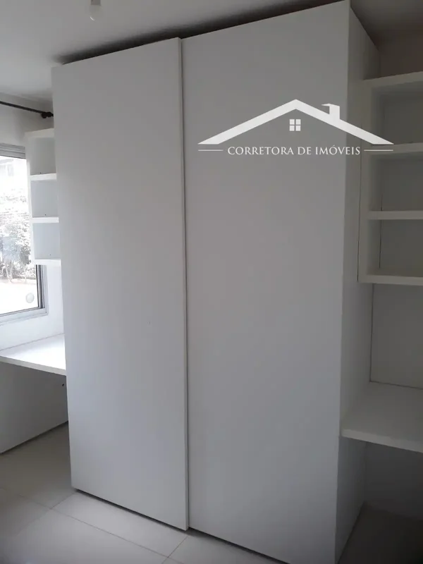 VENDE-SE Casa de 3 quartos reformada, Garagem descoberta, armários no Jardim Man...