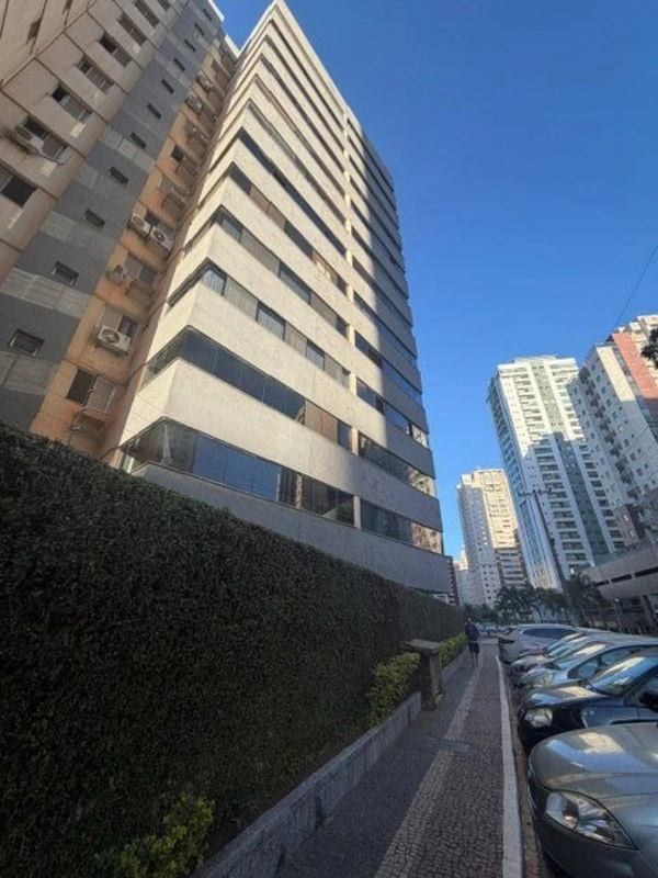 Ótimo apt. de 3 quartos ( planta original 4 quartos),sendo duas suítes , uma del...