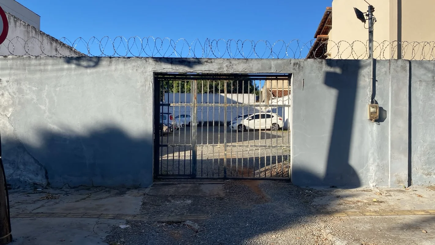 Lote á venda, R$ 800.000,00 Jardim América - Goiânia- GoDescrição:?? Área: 486m²...