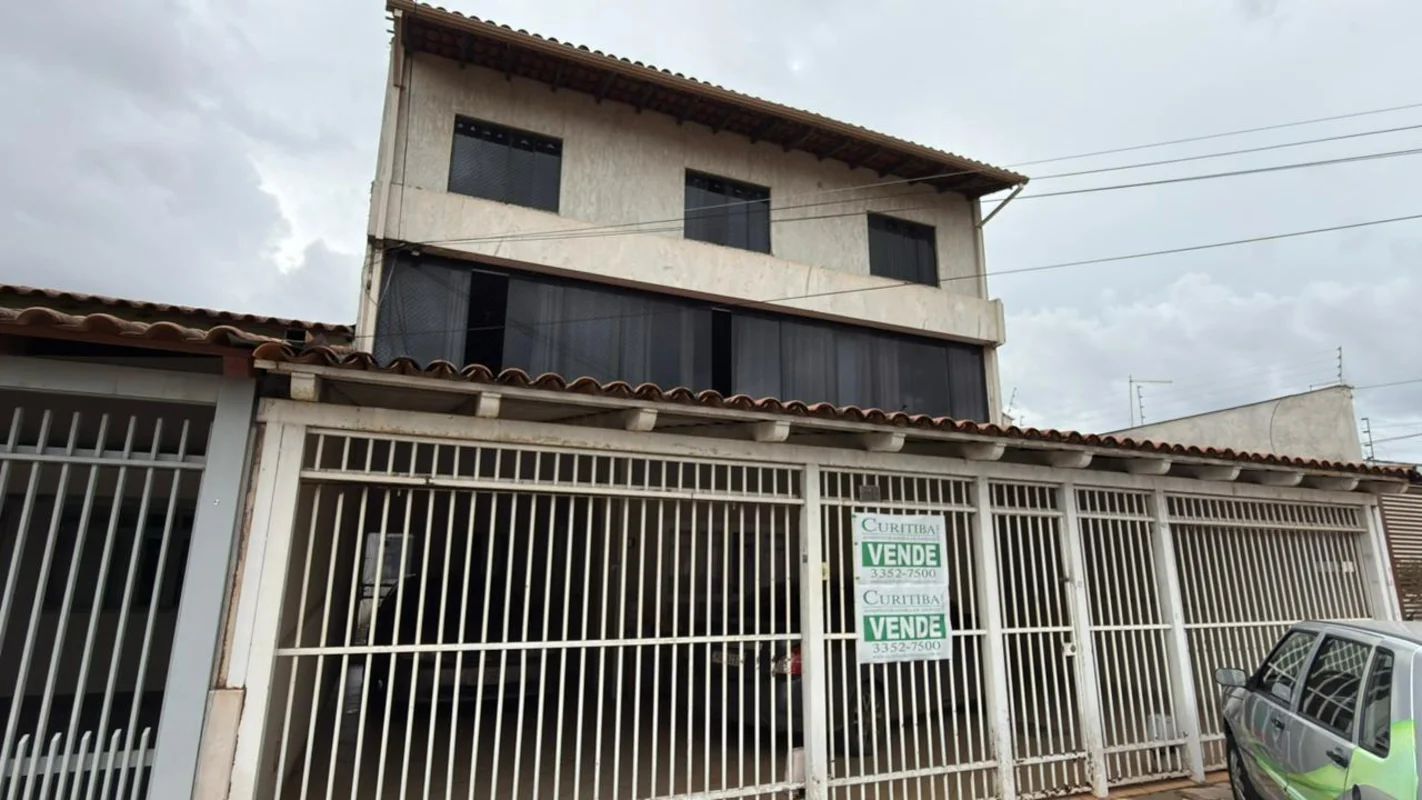 Oportunidade! Vende-se excelente sobrado de 03 pavimentos em Taguatinga Norte - ...