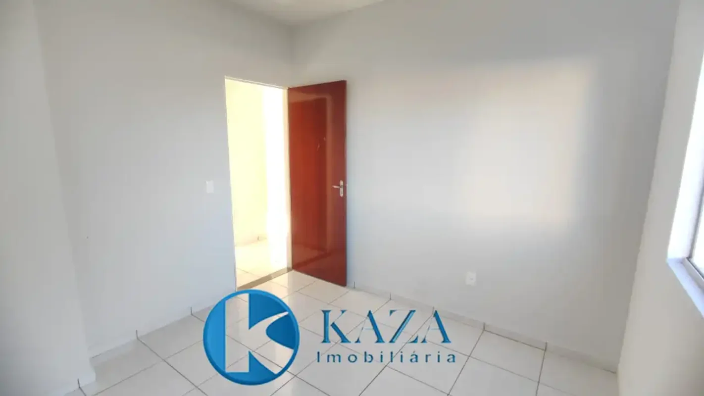 Apartamento localizado no Condomínio Residencial Monte Carlo II. Imóvel bem divi...