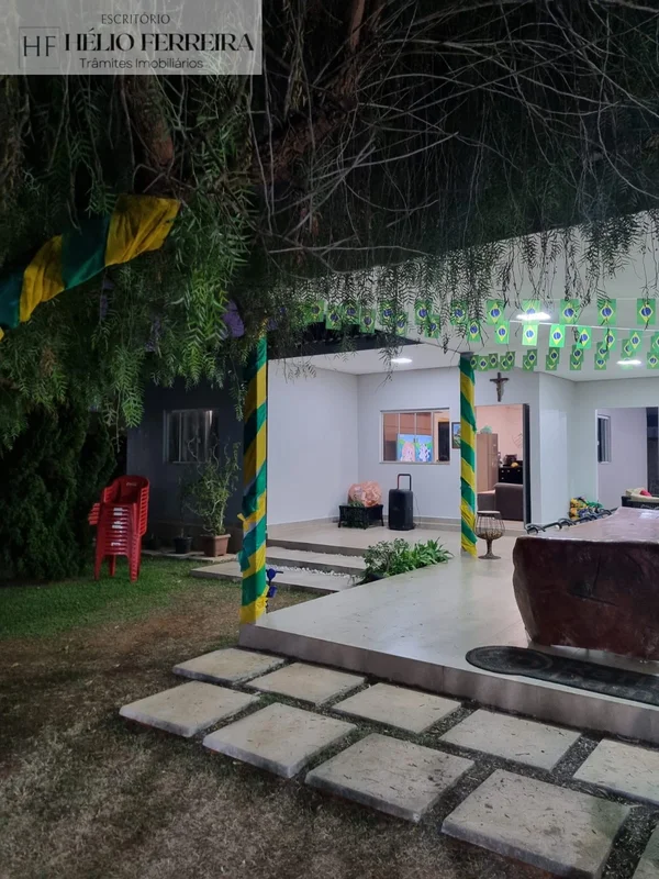 Ótima casa na Ponte Alta Norte - Avenida São Francisco: .. Lote 900 metros,. 160...