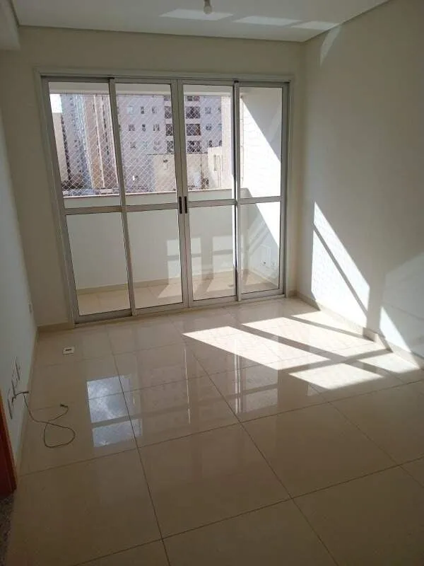 Apartamento composto de dois quartos, sendo uma suíte, sala com varanda, circula...