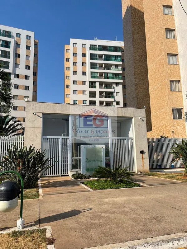 - LINDO APARTAMENTO- REFORMADO- CANTO- 03 QUARTOS SENDO 01 SUITE- SALA COM COZIN...