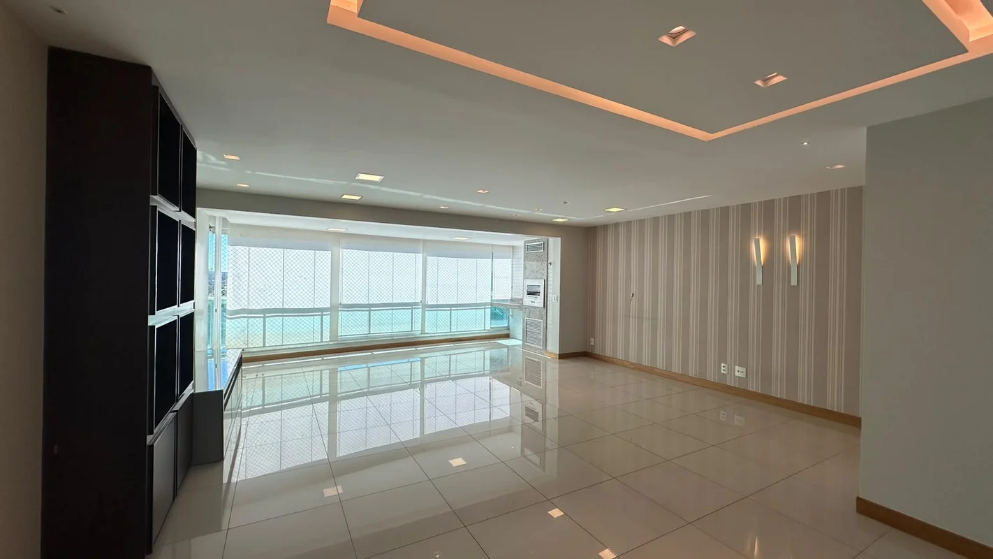 Apartamento de 4 suítes no condomínio SQA, localizado na QI 29, Guara II, Brasíl...