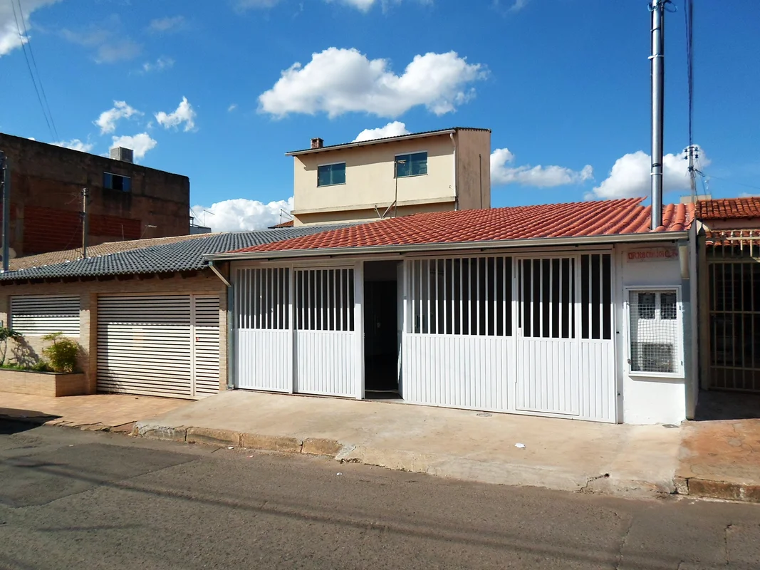 Alugo ótima loja em um dos melhores pontos de Samambaia Norte!- Muito bem locali...