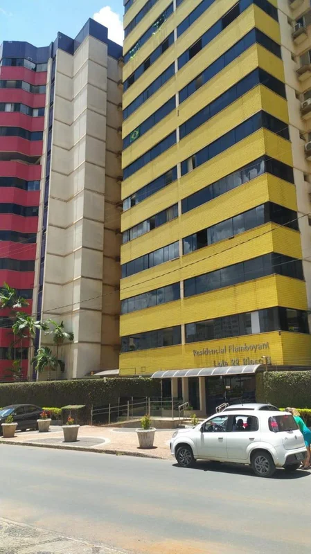 Descubra um apartamento de 140 m² no Residencial Flamboyant, na Avenida Flamboya...