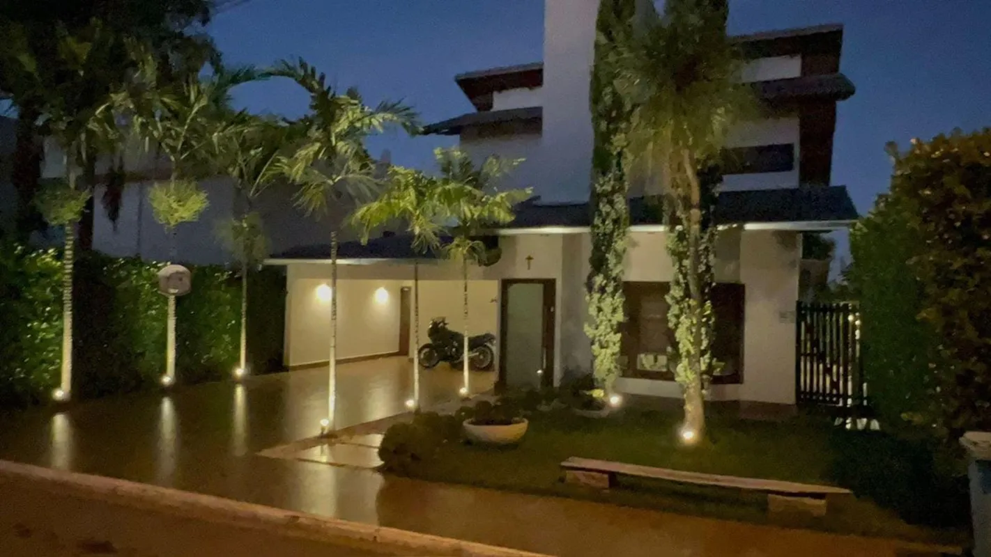 Excelente Sobrado, rico em madeira, com área Gourmet aconchegante e Piscina aque...