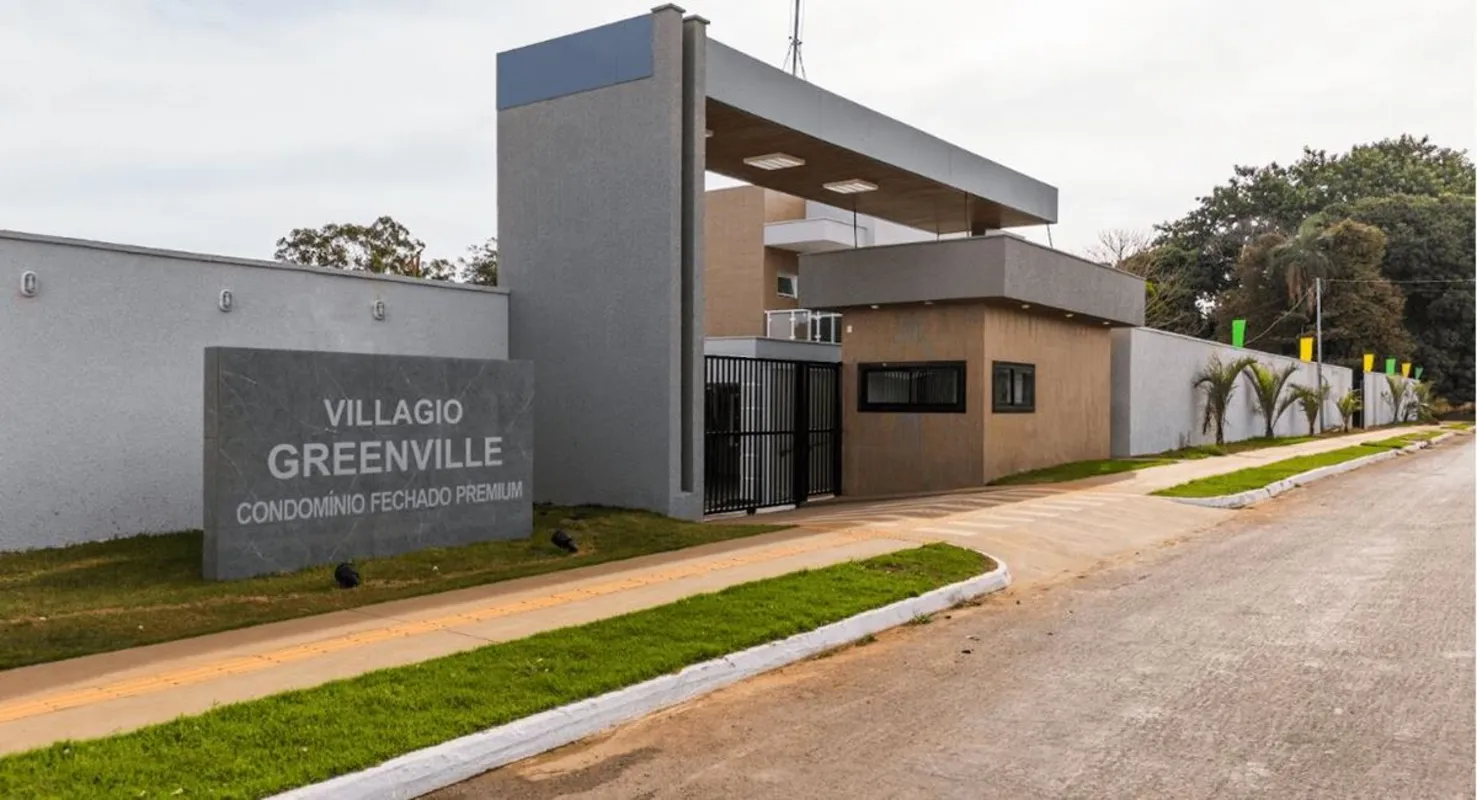 Um Excelente condomínio com Área de Lazer:Casa Térrea 3 suítes, sendo 2 american...