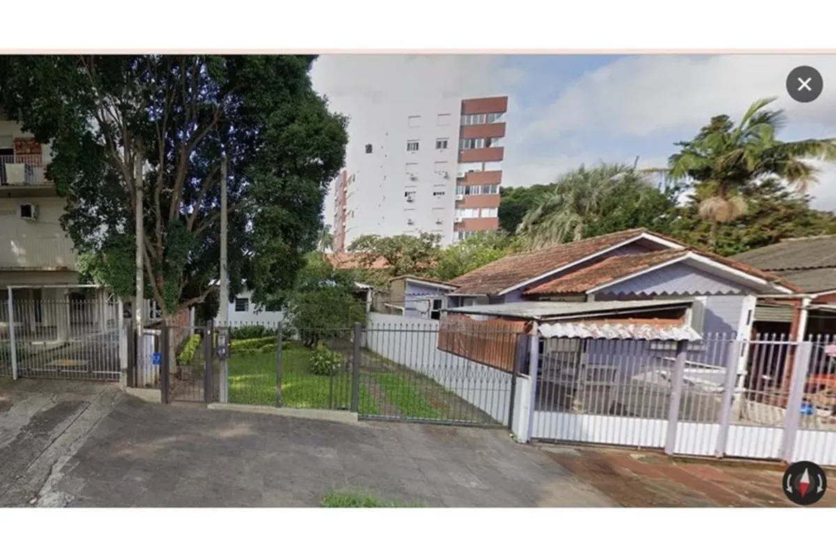 Terreno plano com 352m² localizado na Rua Edmundo Bastian 1155 no bairro Cristo ...