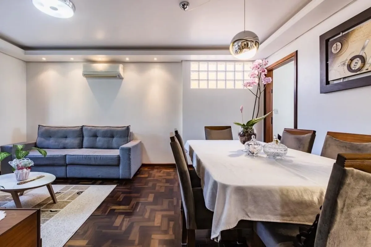 Imagine uma residência de 271m² que oferece conforto, estilo e espaço para momen...