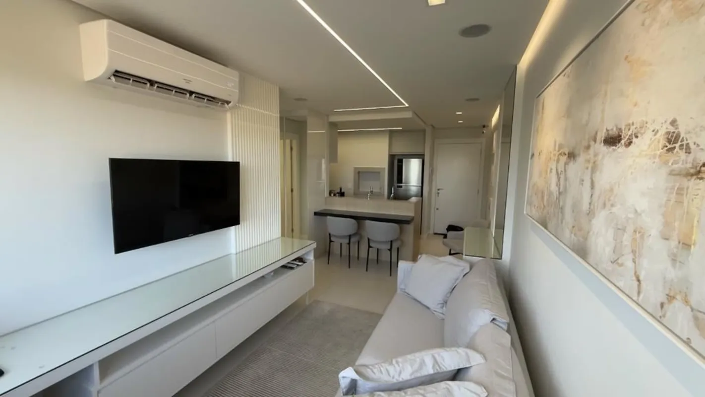 Apartamento com 43 m2 privativos projetado e decorado com layout integrado som e...