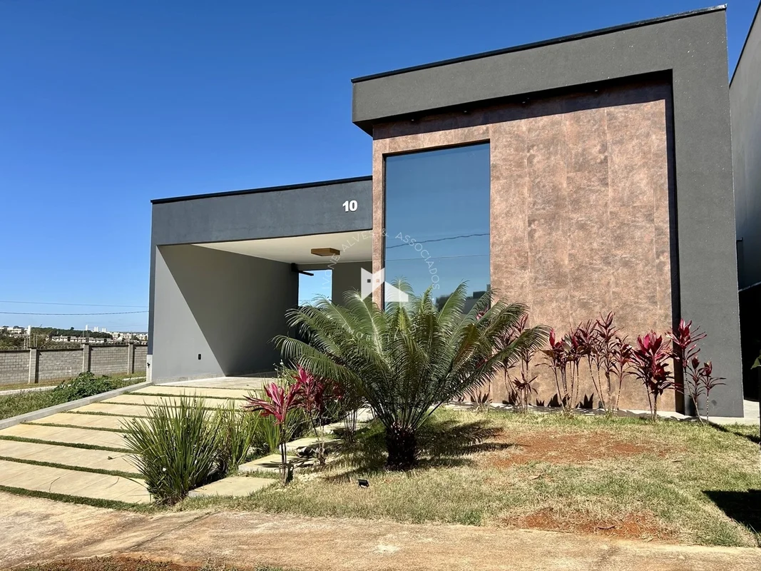 CASA TÉRREA EM CONDOMÍNIO | CONFORTO, LAZER E SEGURANÇALocalizada em um condomín...