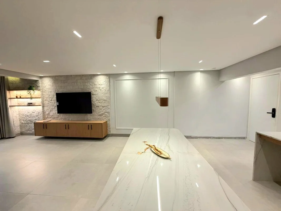Setor OesteLindo apartamento totalmente reformado com 128m² de área privativa, 3...