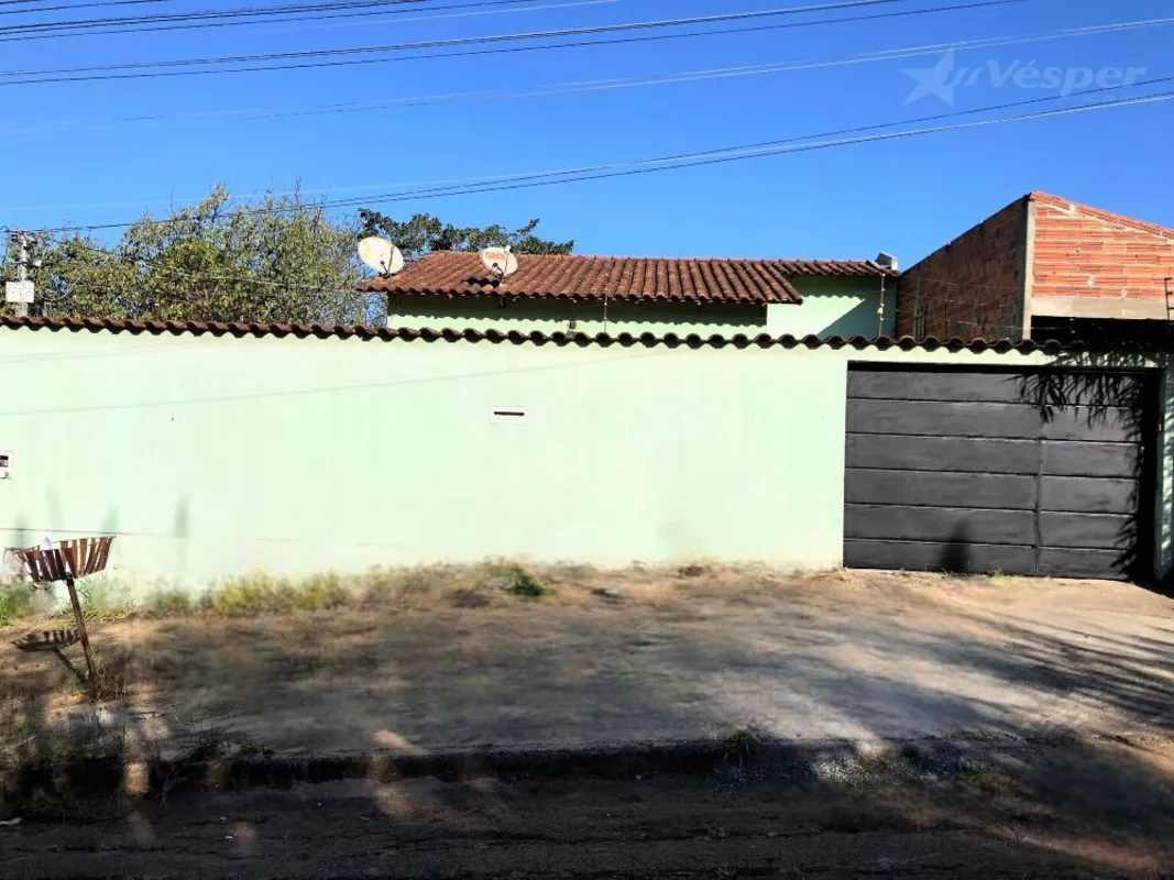 Casa à venda com 379,90m², com 3 Quartos, sendo 1 suíte, localizada no Parque Ve...