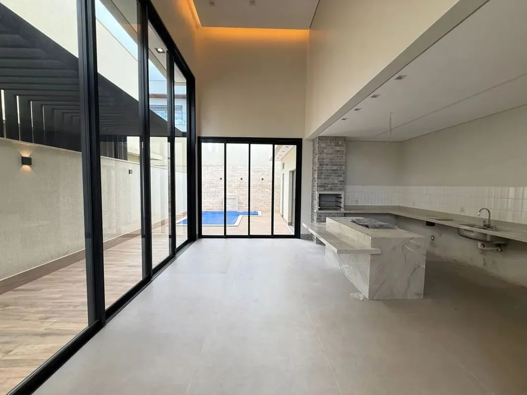 Casa térrea - Condomínio Jardins França em Goiânia-GO4 suítes plenas(uma das suí...