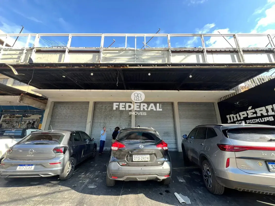 Loja comercial 440 metros, pe direito de 7 metros, 04 portas eletricas, amplo es...