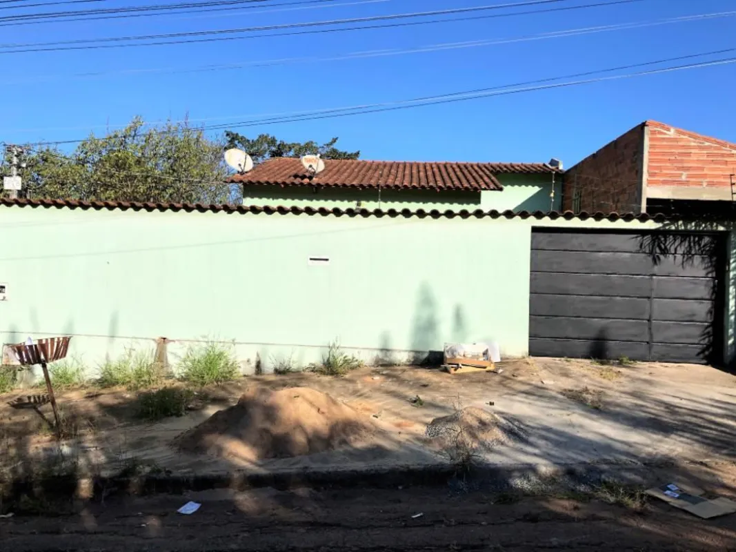 Casa à venda com 379,90m², com 3 Quartos, sendo 1 suíte, localizada no Parque Ve...