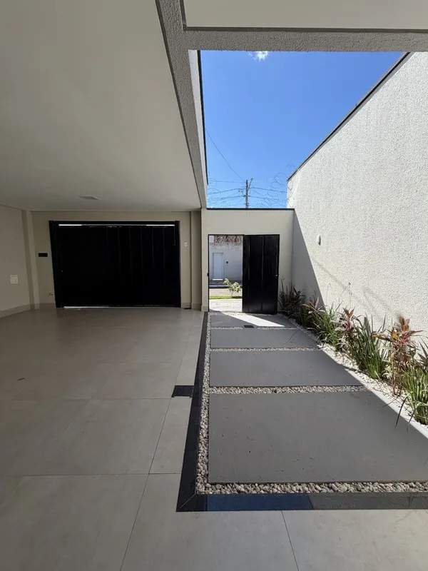 187,50m² de terreno, sendo 7,50m x 25,00m.138,83m² de área construída, Sol nasce...