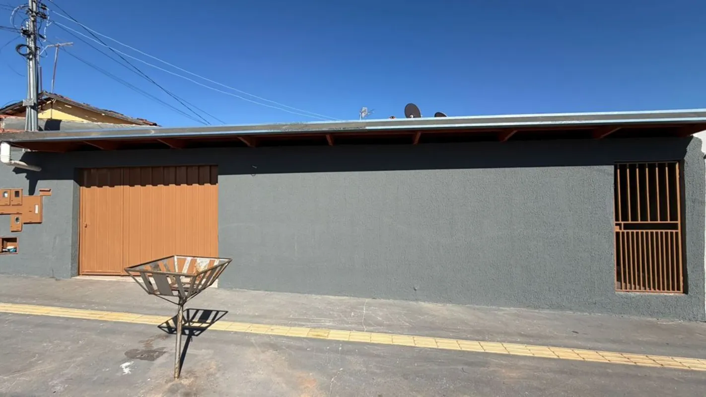 Casa com um terreno de 360 m² e 286,58 m² de área construída, Características da...