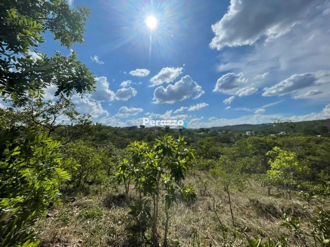 Seu Novo Projeto Começa Aqui! Terreno Amplo com 603,49 m² no Condomínio AMOBB po...