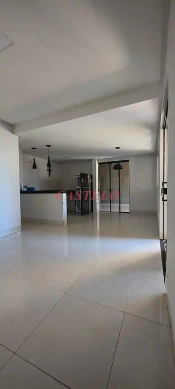 Disponibiliza-se para locação excelente residência situada na Rua Irmã Ângela, Q...